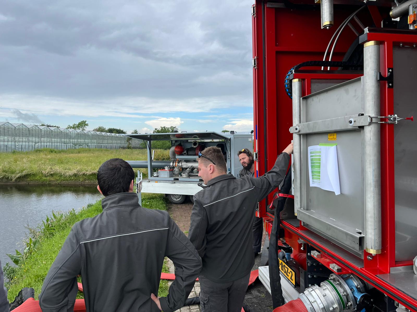 Photo: field test of the entire system. In the background, the calibrated test cart, which serves as a reference.